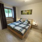 Idyll Im Gruenen Apartman *